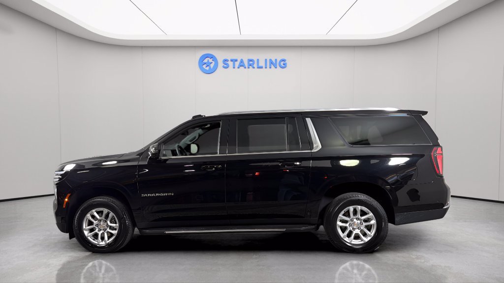 Used 2026 Chevrolet Suburban LT w/ Comfort Package AWD/4WD image 4