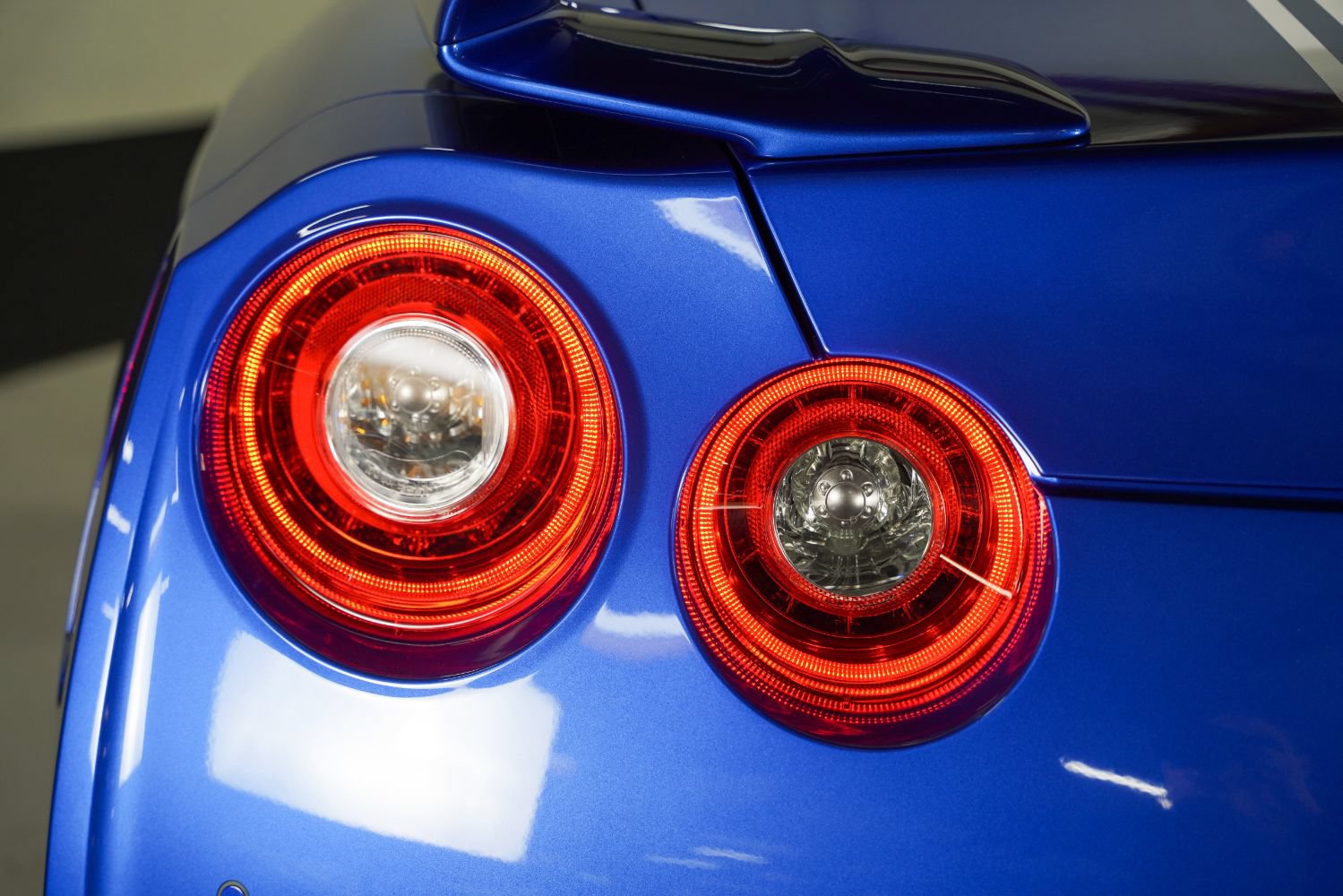 Used 2020 Nissan GT-R Premium AWD/4WD image 21
