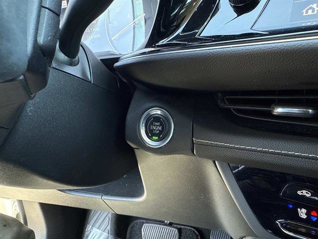 Used 2021 Buick Envision Avenir w/ Technology Package II image 25