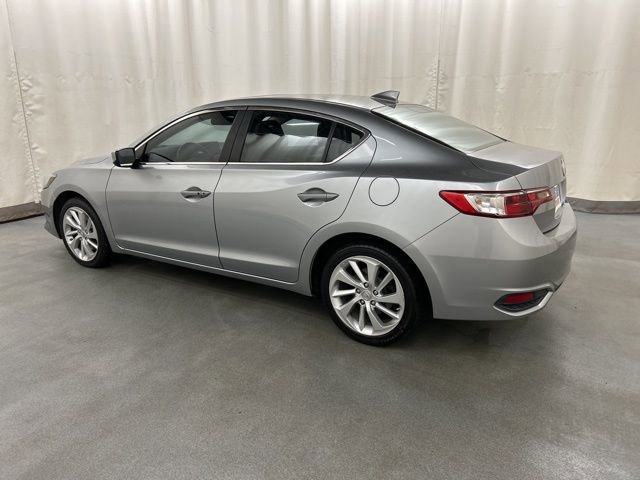Used 2017 Acura ILX FWD image 3