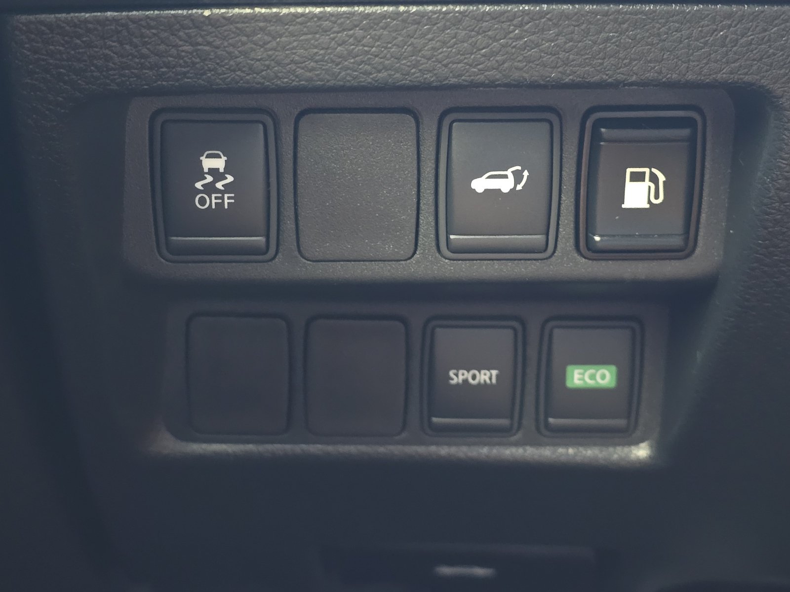 Used 2018 Nissan Rogue SV FWD image 22