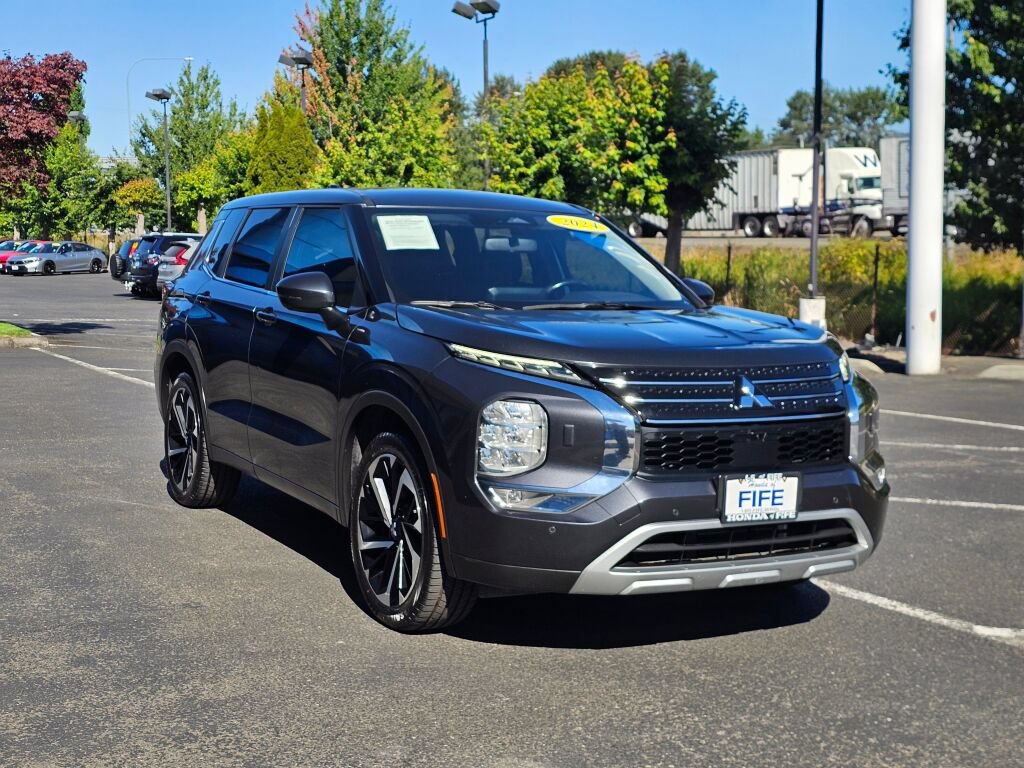 Used 2024 Mitsubishi Outlander SE AWD/4WD image 7