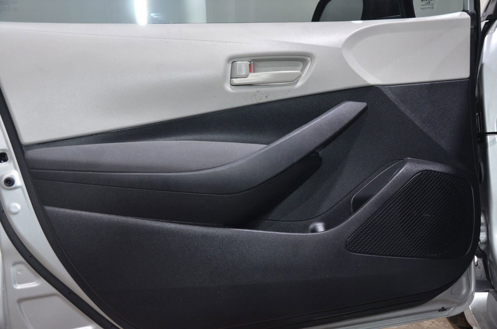 Used 2024 Toyota Corolla LE image 28