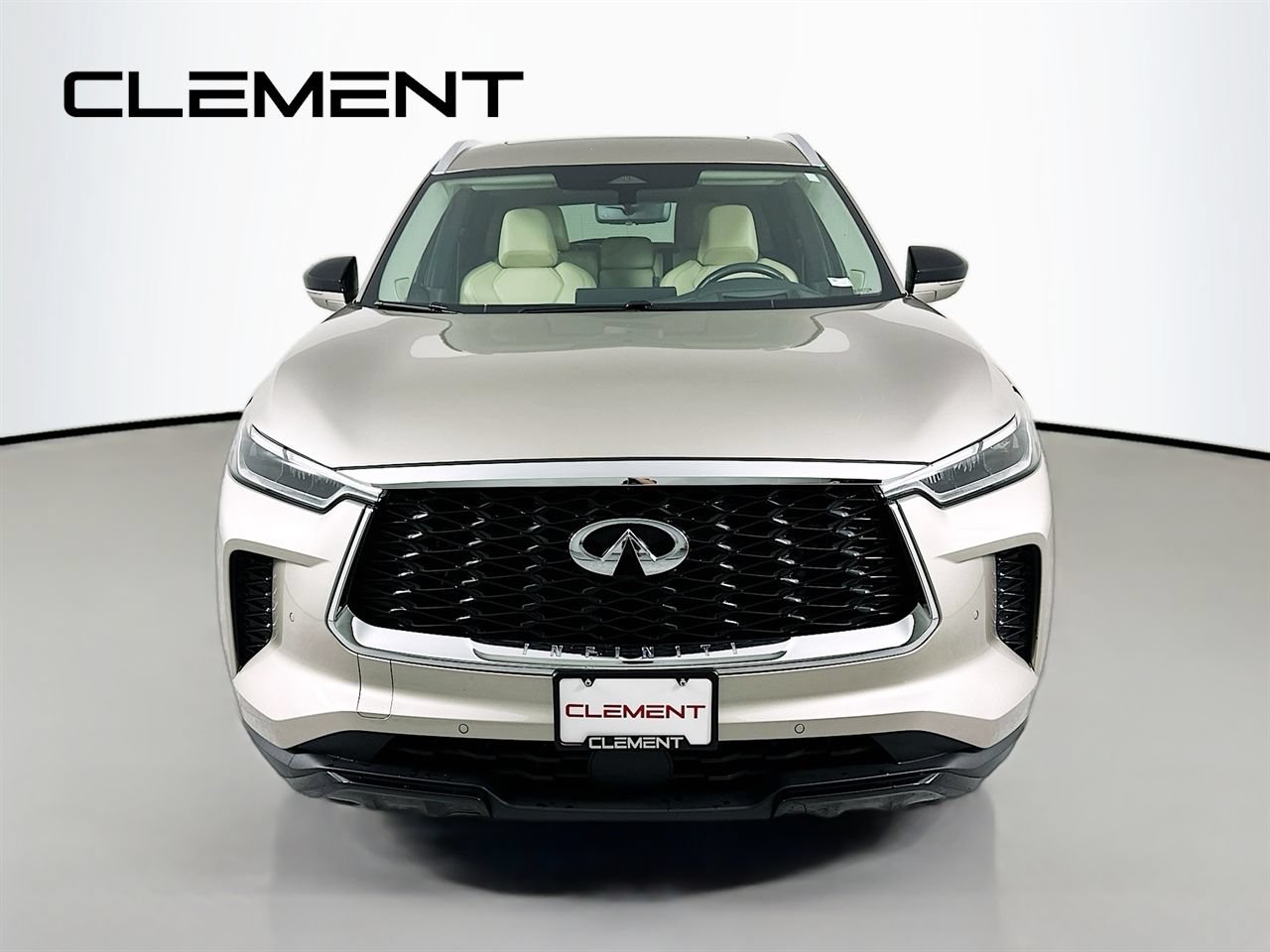 Used 2023 INFINITI QX60 Luxe w/ Vision Package AWD/4WD image 3