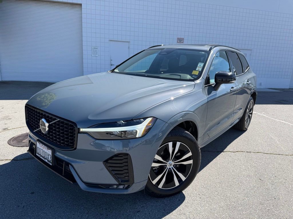 Used 2024 Volvo XC60 B5 Core image 1