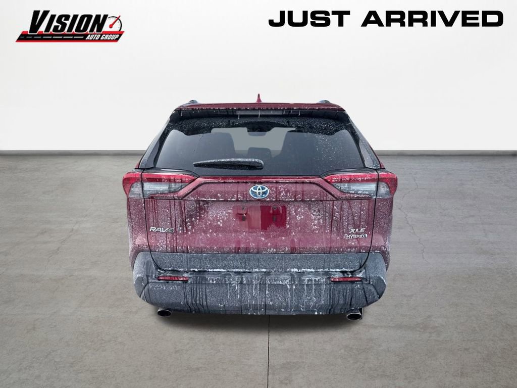 Used 2024 Toyota RAV4 XLE w/ Convenience Package image 6