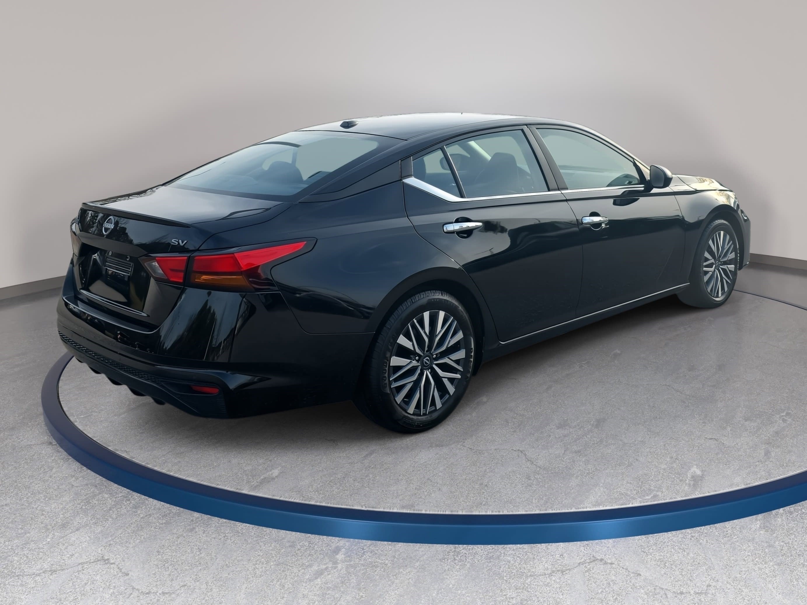 Used 2024 Nissan Altima 2.5 SV image 5