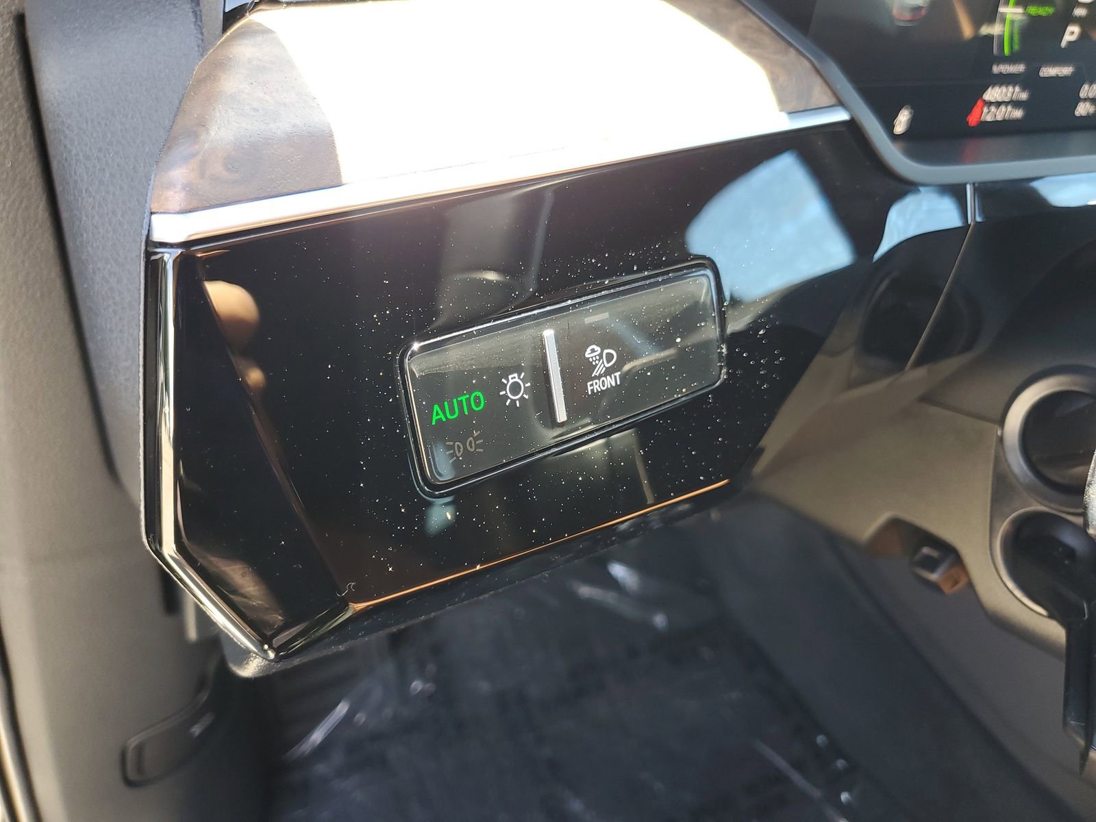 Used 2021 Audi e-tron Premium Plus w/ Premium Plus Package image 23