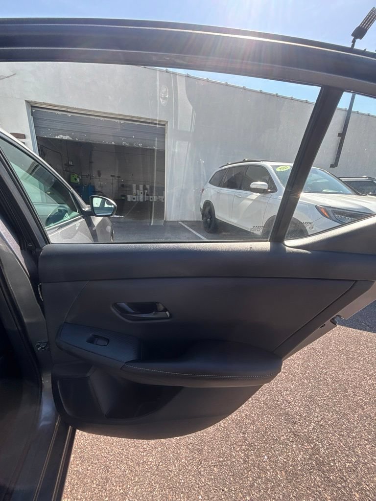 Used 2025 Nissan Sentra SV FWD image 21
