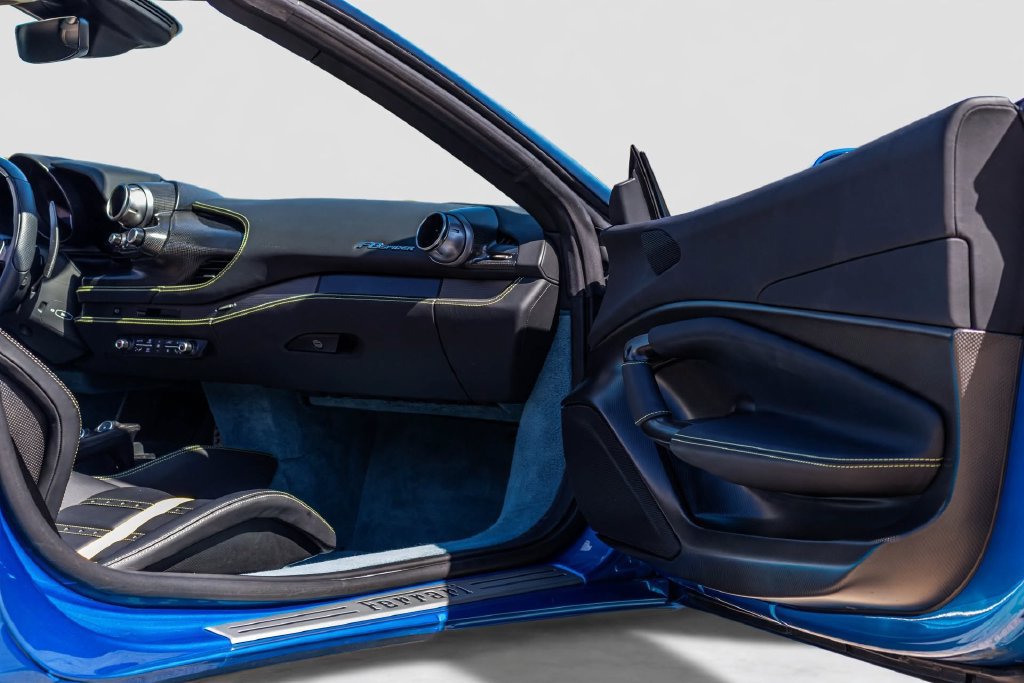 Certified 2022 Ferrari F8 Tributo RWD image 49