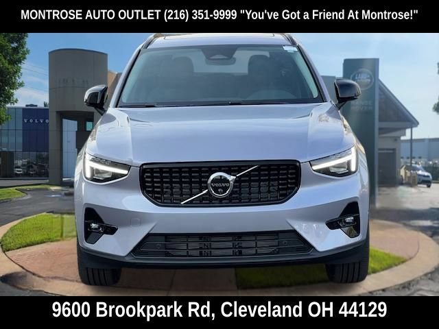 New 2026 Volvo XC40 B5 Plus w/ Protection Package Premier AWD/4WD image 9