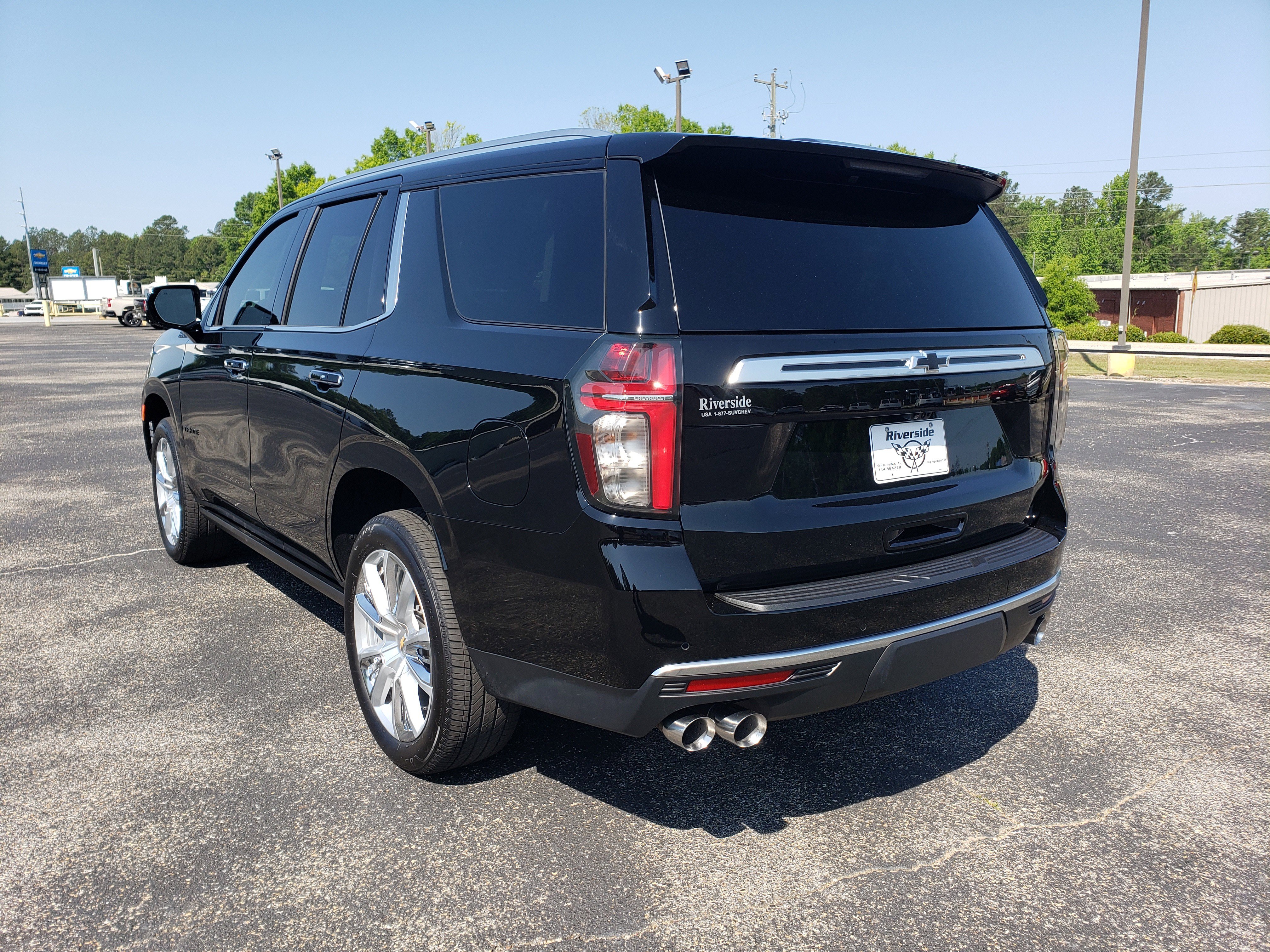 Used 2024 Chevrolet Tahoe High Country RWD image 4