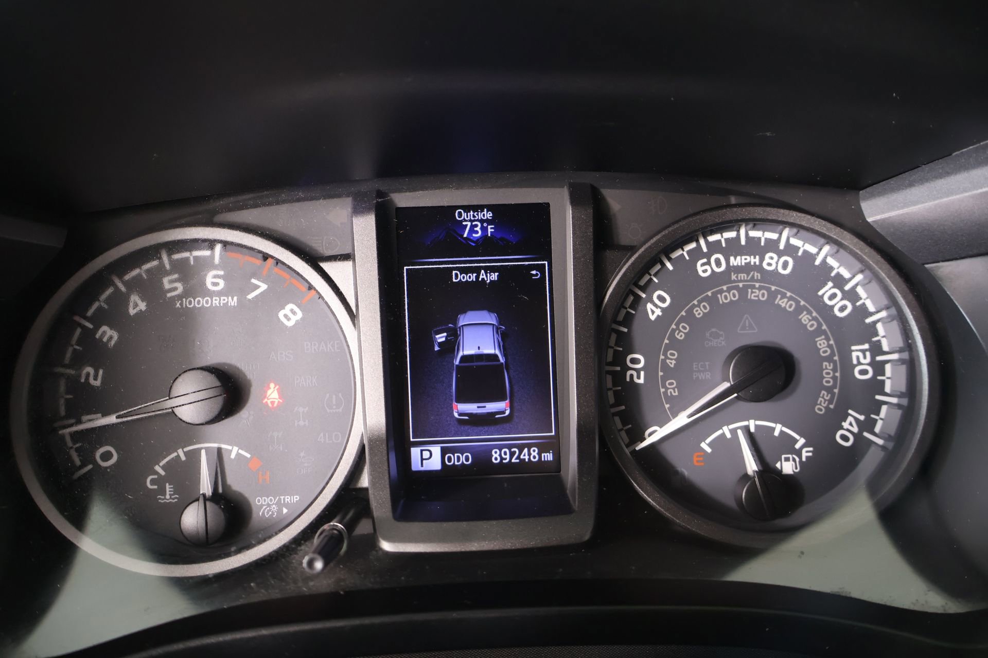 Used 2018 Toyota Tacoma TRD Sport w/ Technology Package AWD/4WD image 4