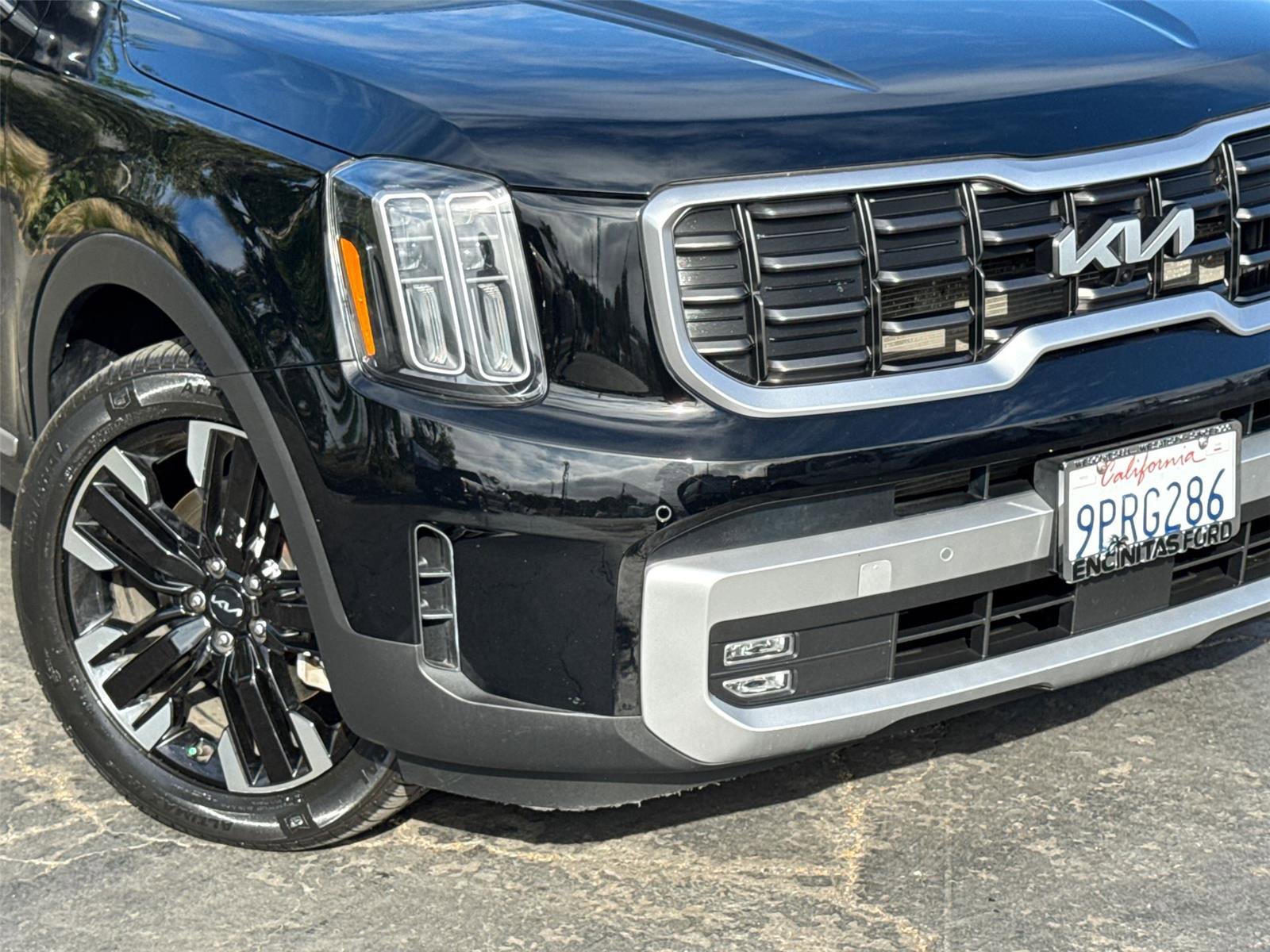 Used 2023 Kia Telluride SX image 3