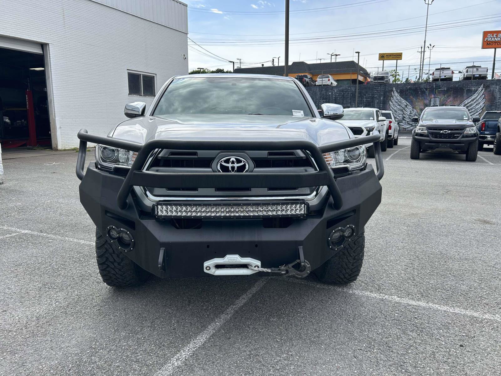 Used 2017 Toyota Tacoma Limited w/ Tow Package AWD/4WD image 8
