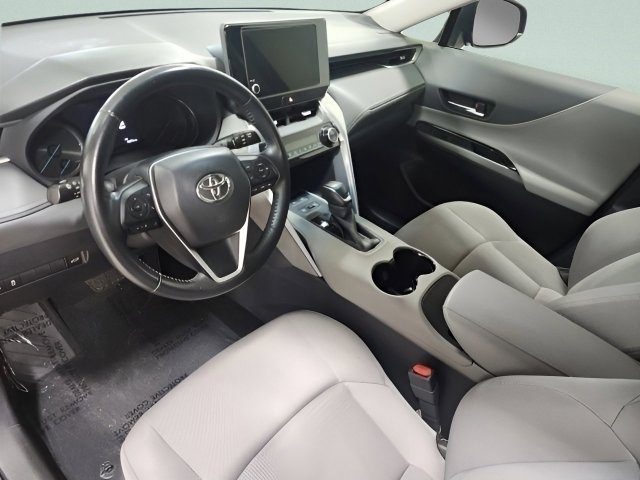 Used 2023 Toyota Venza LE AWD/4WD image 24