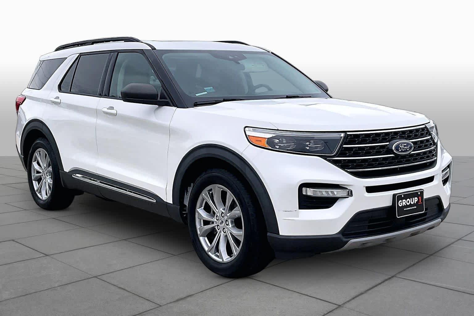 Used 2020 Ford Explorer XLT w/ Equipment Group 202A RWD image 3