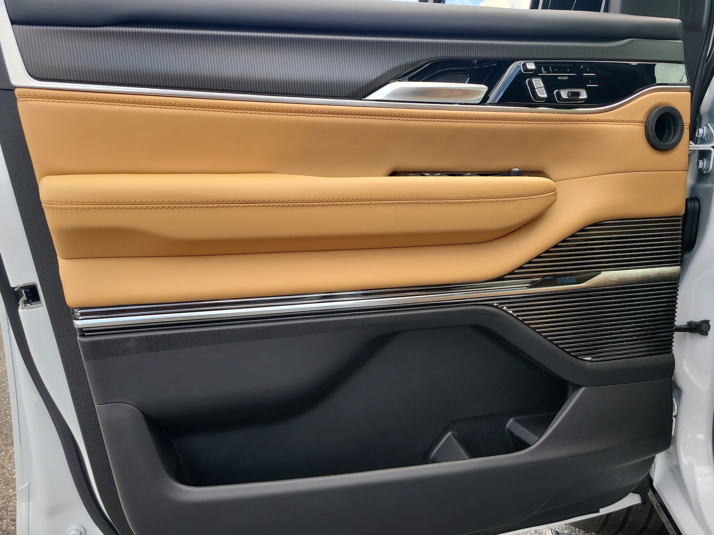 New 2026 Jeep Grand Wagoneer Summit AWD/4WD image 15