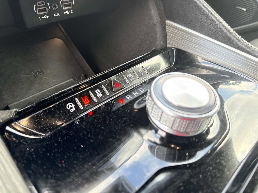 Used 2024 Jeep Wagoneer L Series II image 37