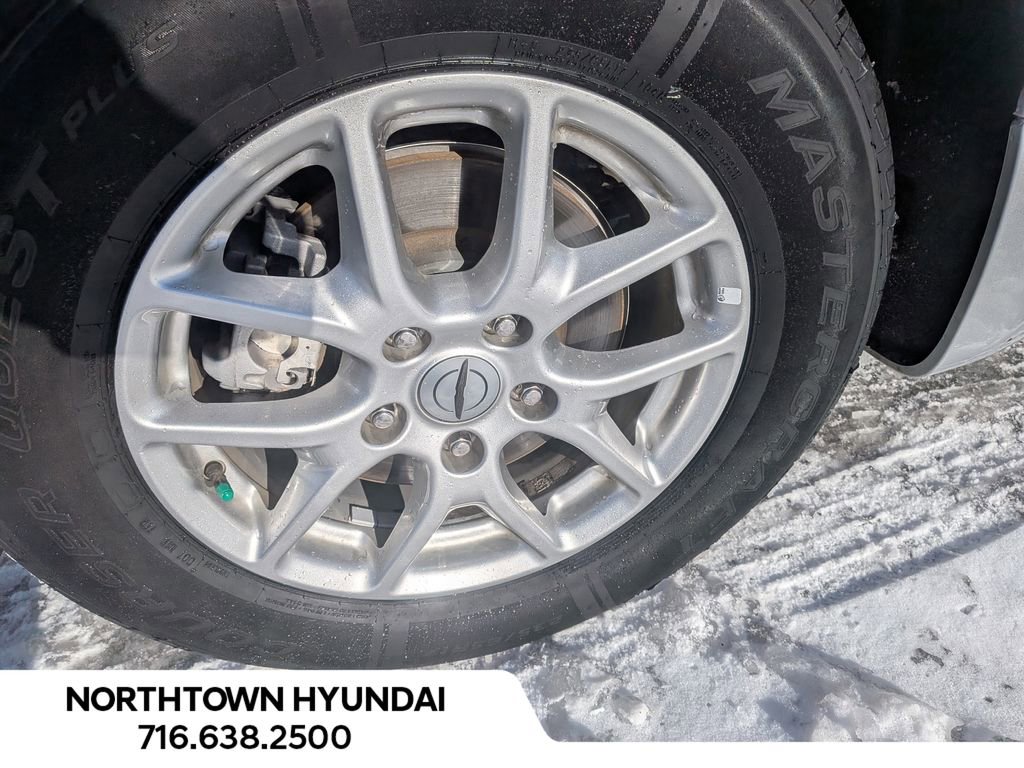 Used 2024 Chrysler Pacifica Touring-L image 49