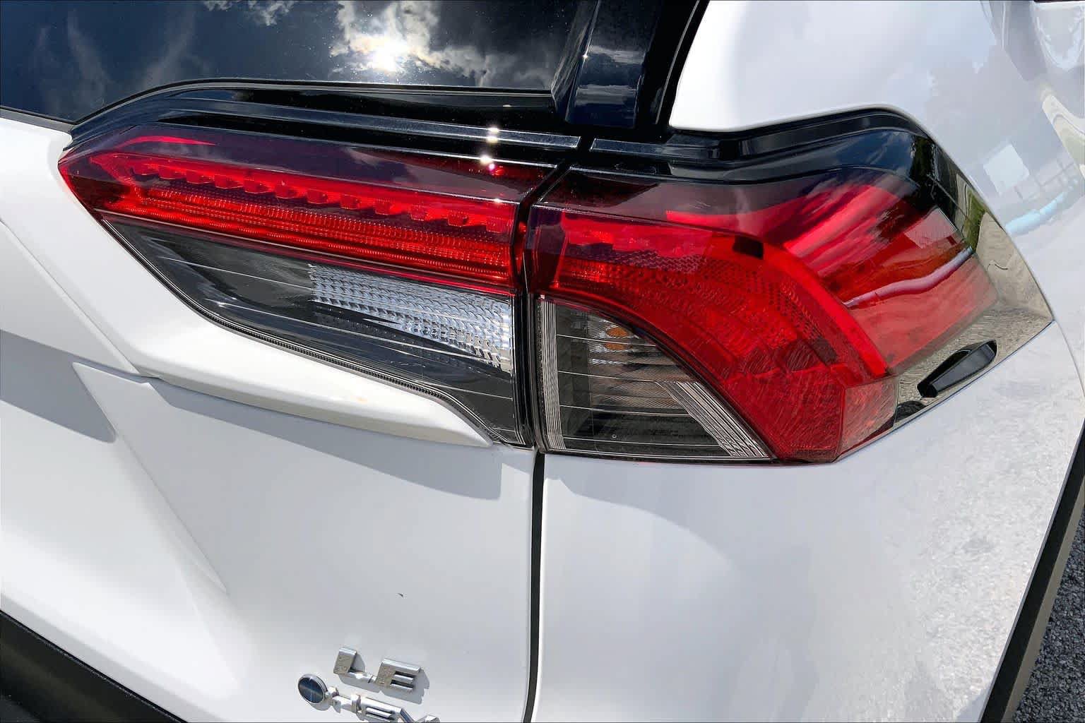 Certified 2025 Toyota RAV4 LE AWD/4WD image 30