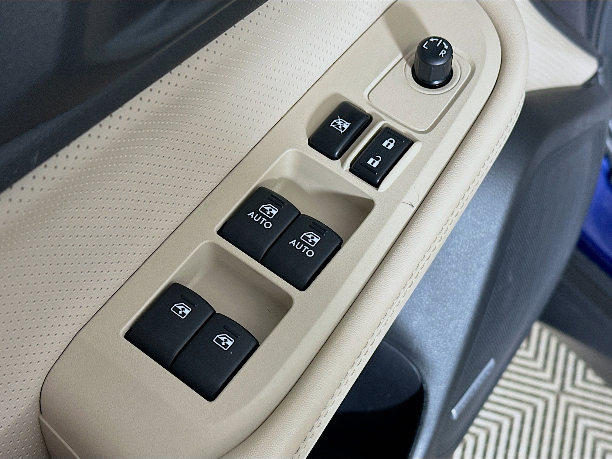 Used 2015 Subaru Outback 3.6R Limited image 18