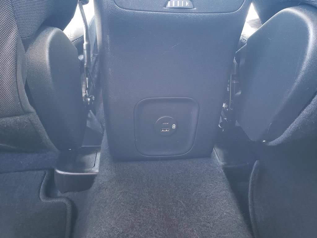 Used 2020 Ford Escape SE image 19