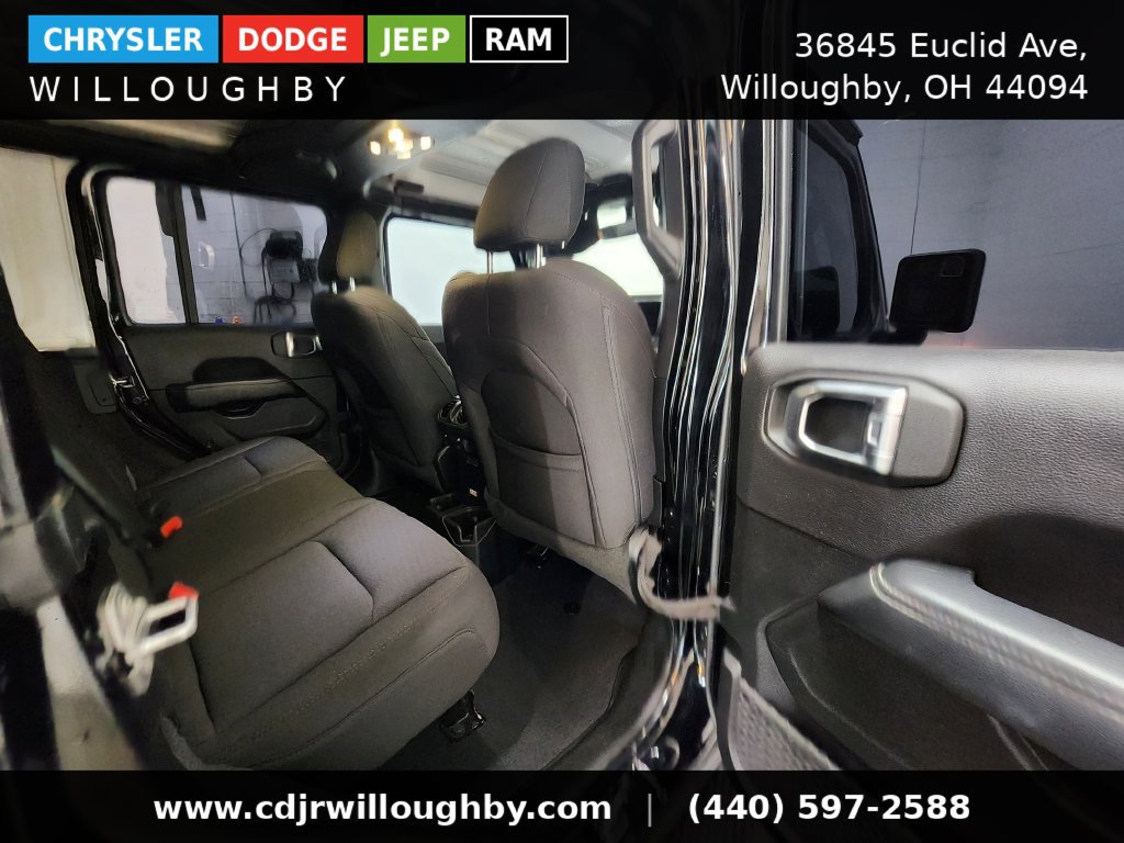 Used 2023 Jeep Wrangler Unlimited Sahara w/ Cold Weather Group AWD/4WD image 32