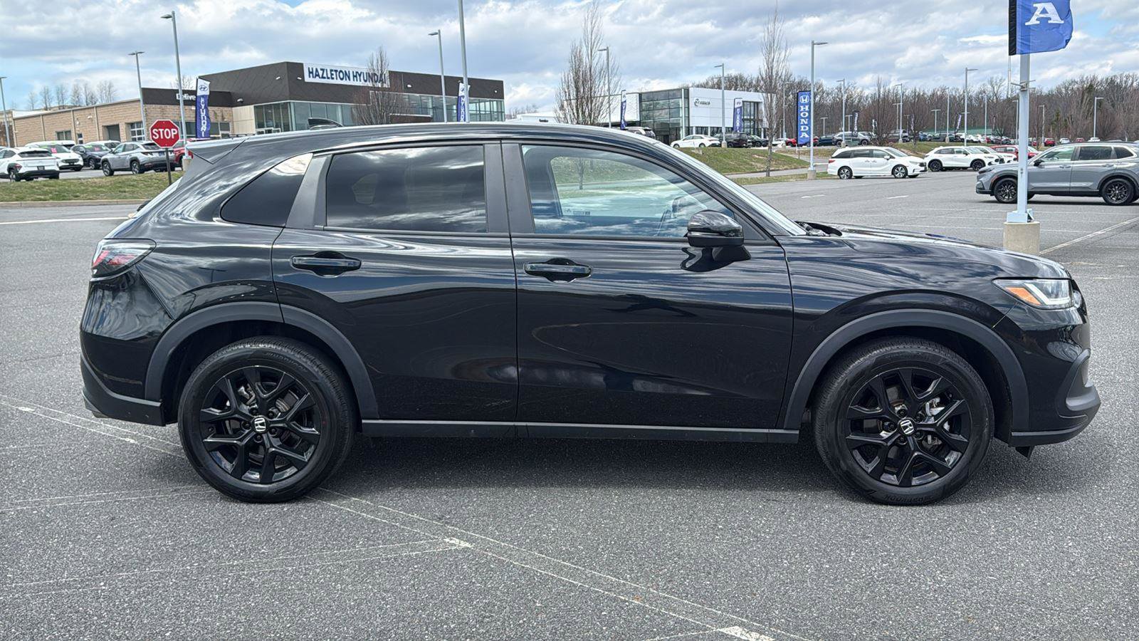 Used 2024 Honda HR-V Sport image 3