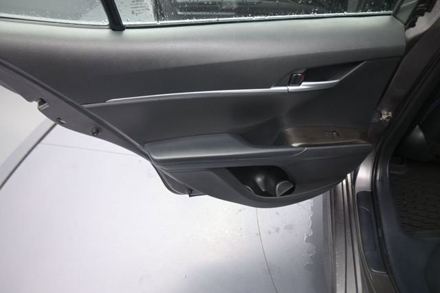 Used 2024 Toyota Camry SE FWD image 18