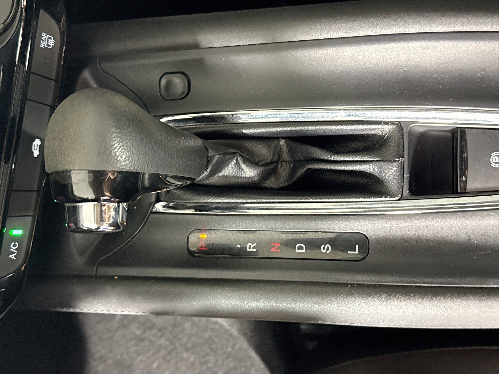 Used 2018 Honda HR-V LX image 19