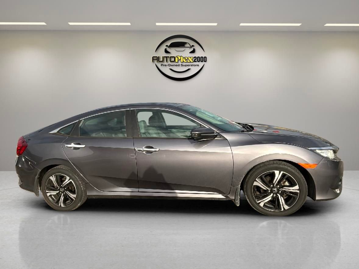 Used 2017 Honda Civic Touring image 5