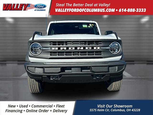 New 2025 Ford Bronco Base image 2