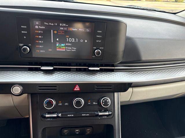 Used 2024 Kia Carnival LX FWD image 13