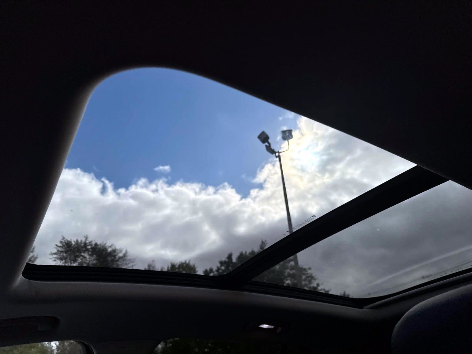 Certified 2023 Buick Envision Avenir image 18