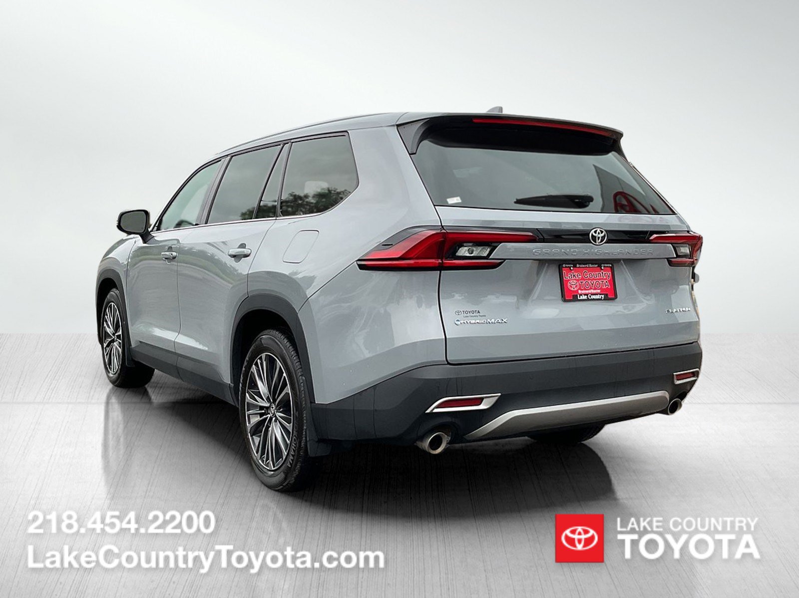 Used 2025 Toyota Grand Highlander AWD Hybrid image 3