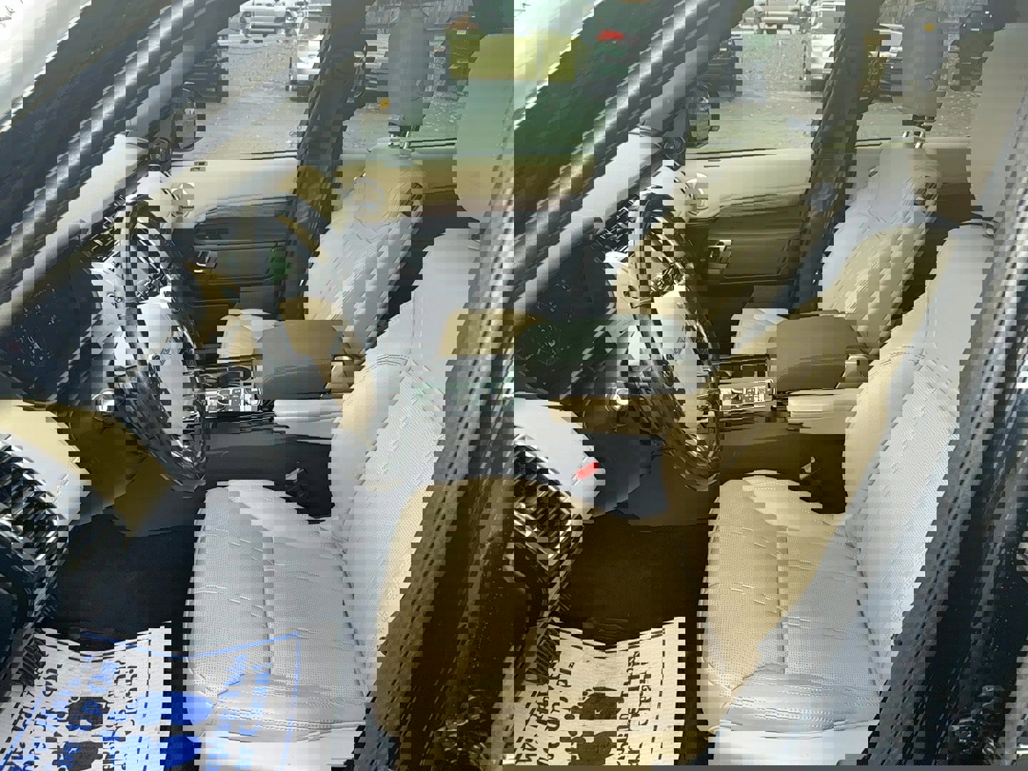 Used 2018 Land Rover Discovery HSE image 11