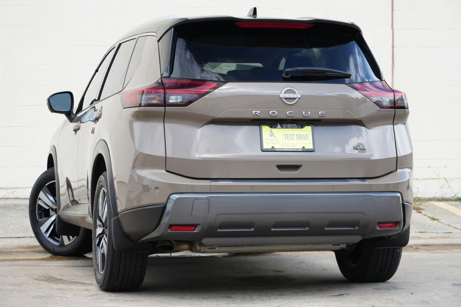 Used 2024 Nissan Rogue SL w/ SL Premium Package FWD image 5