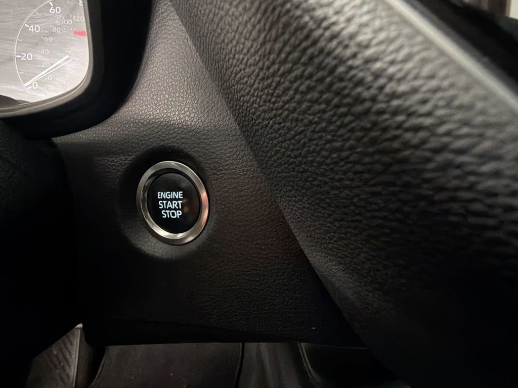 Used 2025 Toyota Corolla SE FWD image 16
