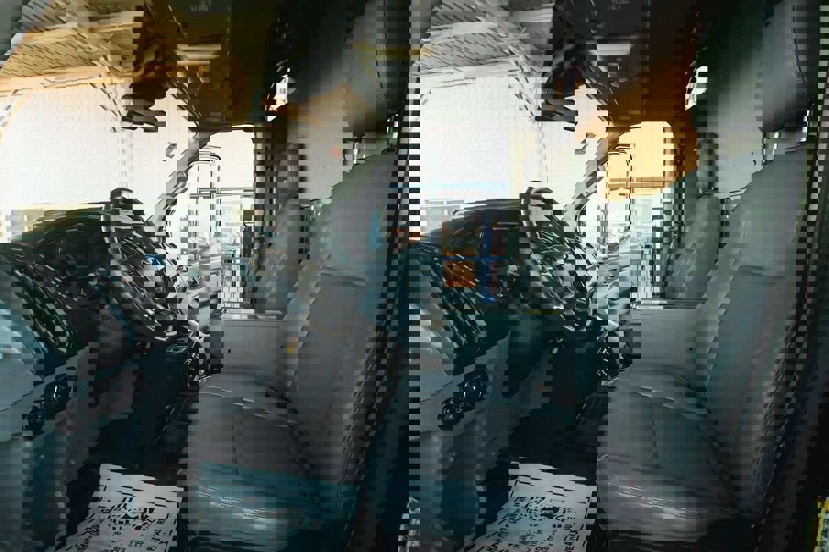 Used 2018 Ford Transit 250 148 Medium Roof image 15