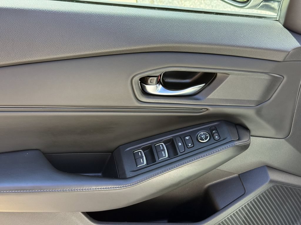 Used 2023 Honda Accord Sport image 17
