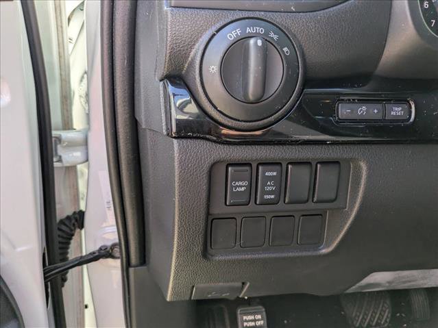 Used 2023 Nissan Titan SV w/ SV Convenience Package image 10