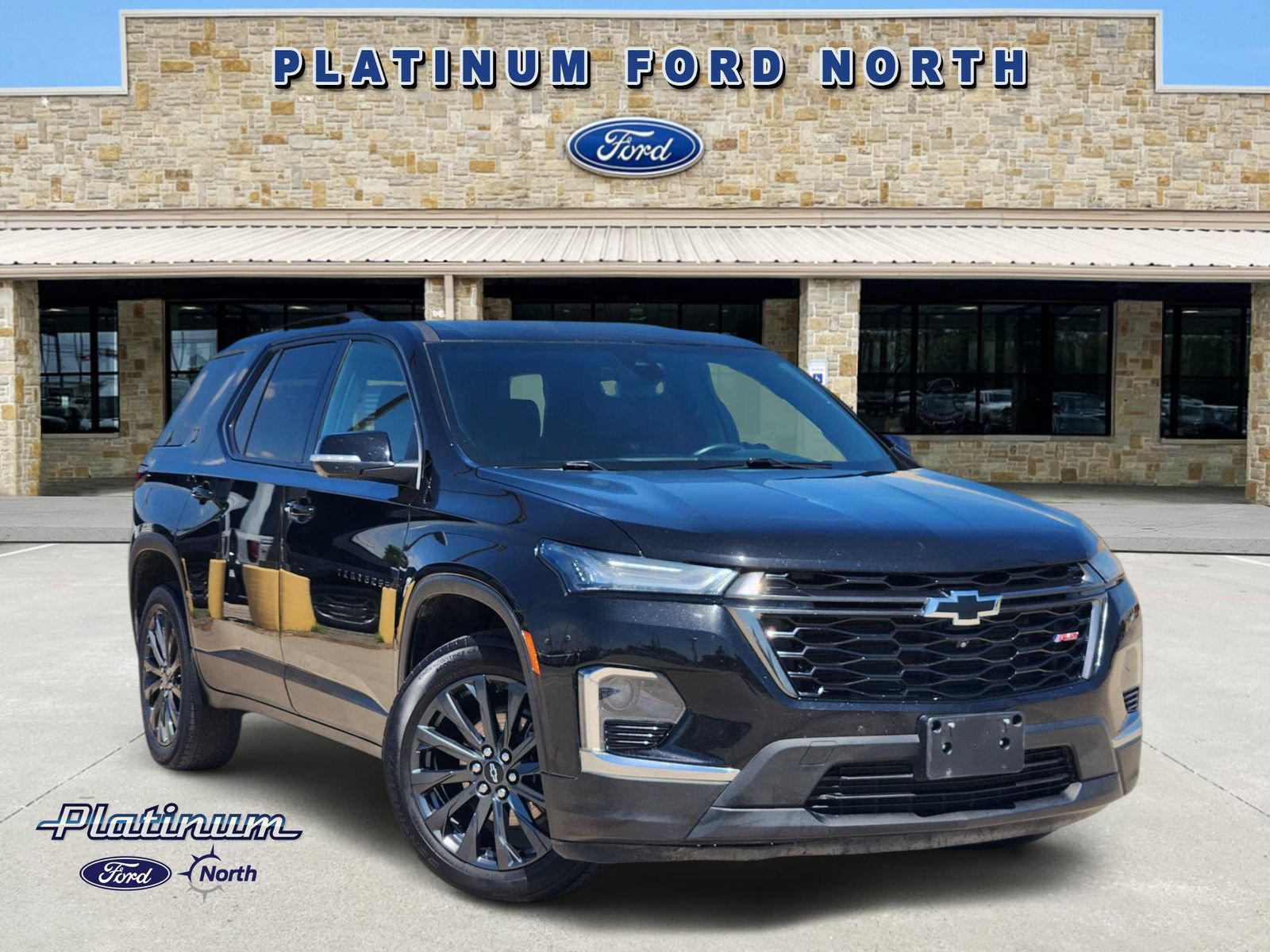 Used 2022 Chevrolet Traverse RS FWD image 1