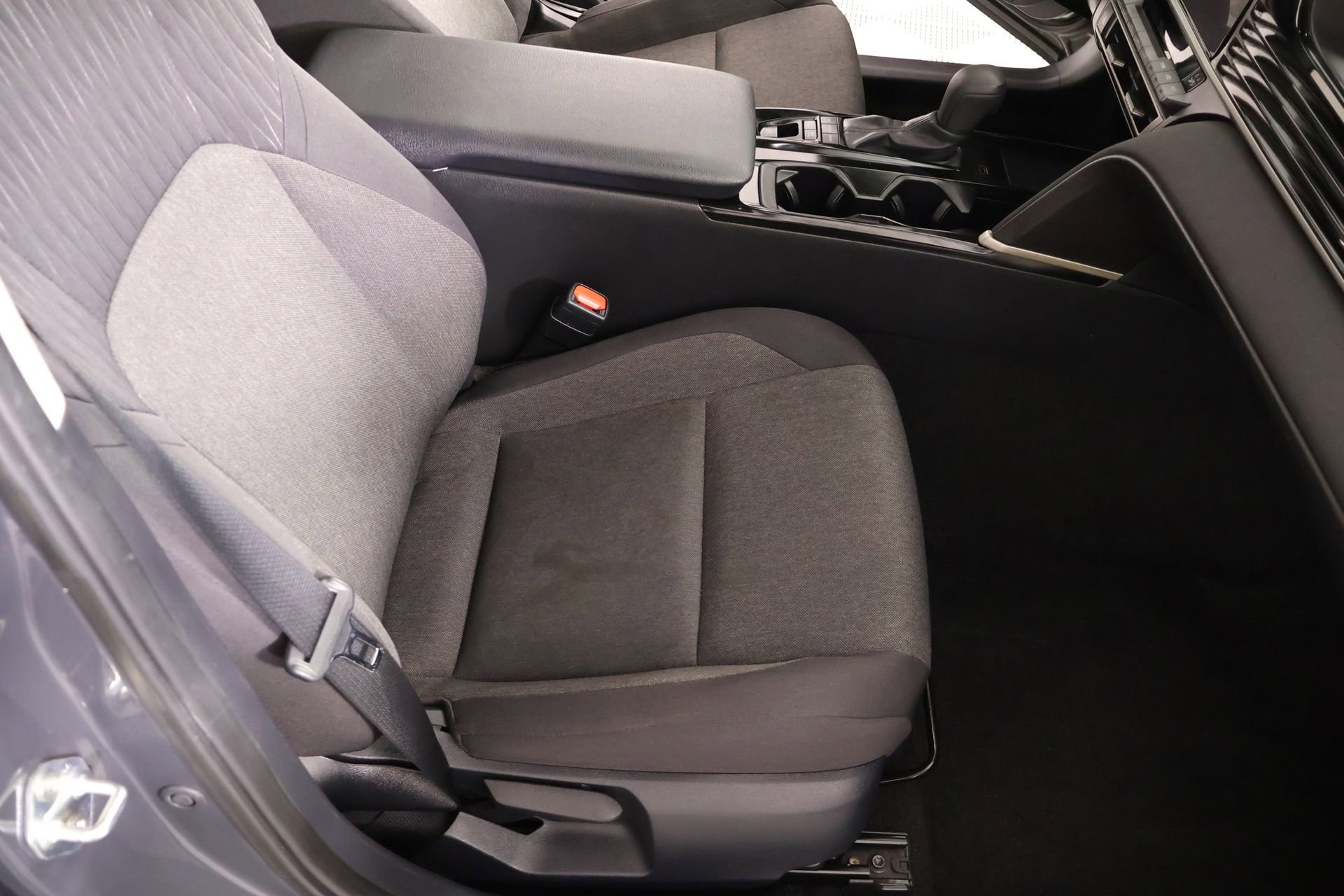 Used 2025 Toyota Camry LE FWD image 12