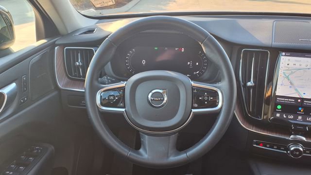 Used 2024 Volvo XC60 B5 Plus image 23