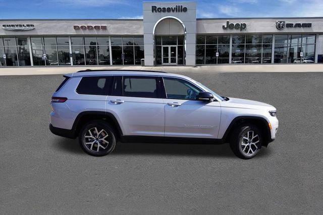 New 2025 Jeep Grand Cherokee L Limited w/ Trailer Tow Package image 2