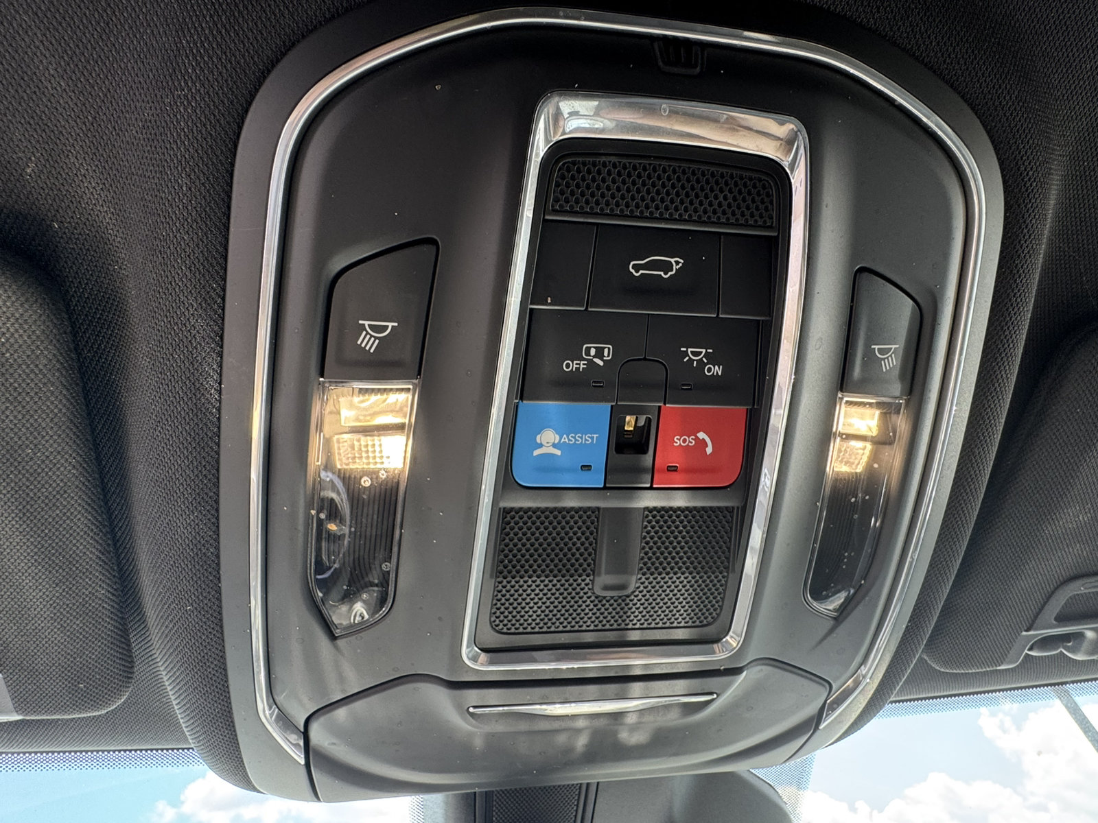 Used 2024 Jeep Grand Cherokee L Limited RWD image 27