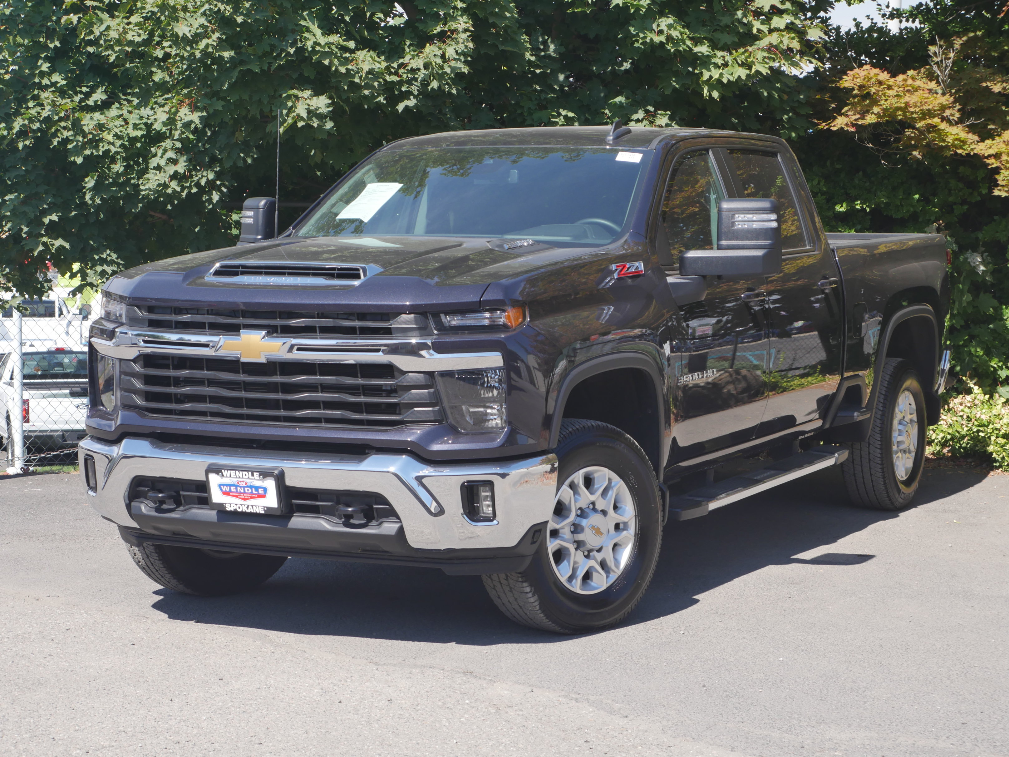 Used 2024 Chevrolet Silverado 3500 LT w/ Convenience Package AWD/4WD image 2