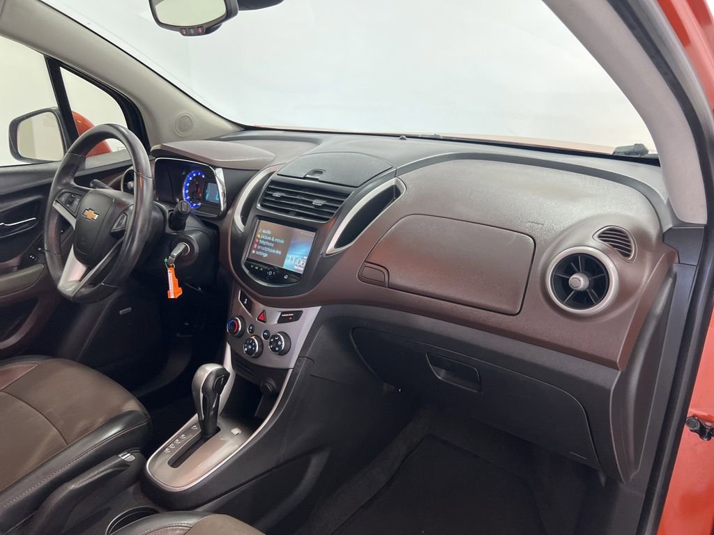 Used 2016 Chevrolet Trax LT w/ LT Sun and Sound Package image 26