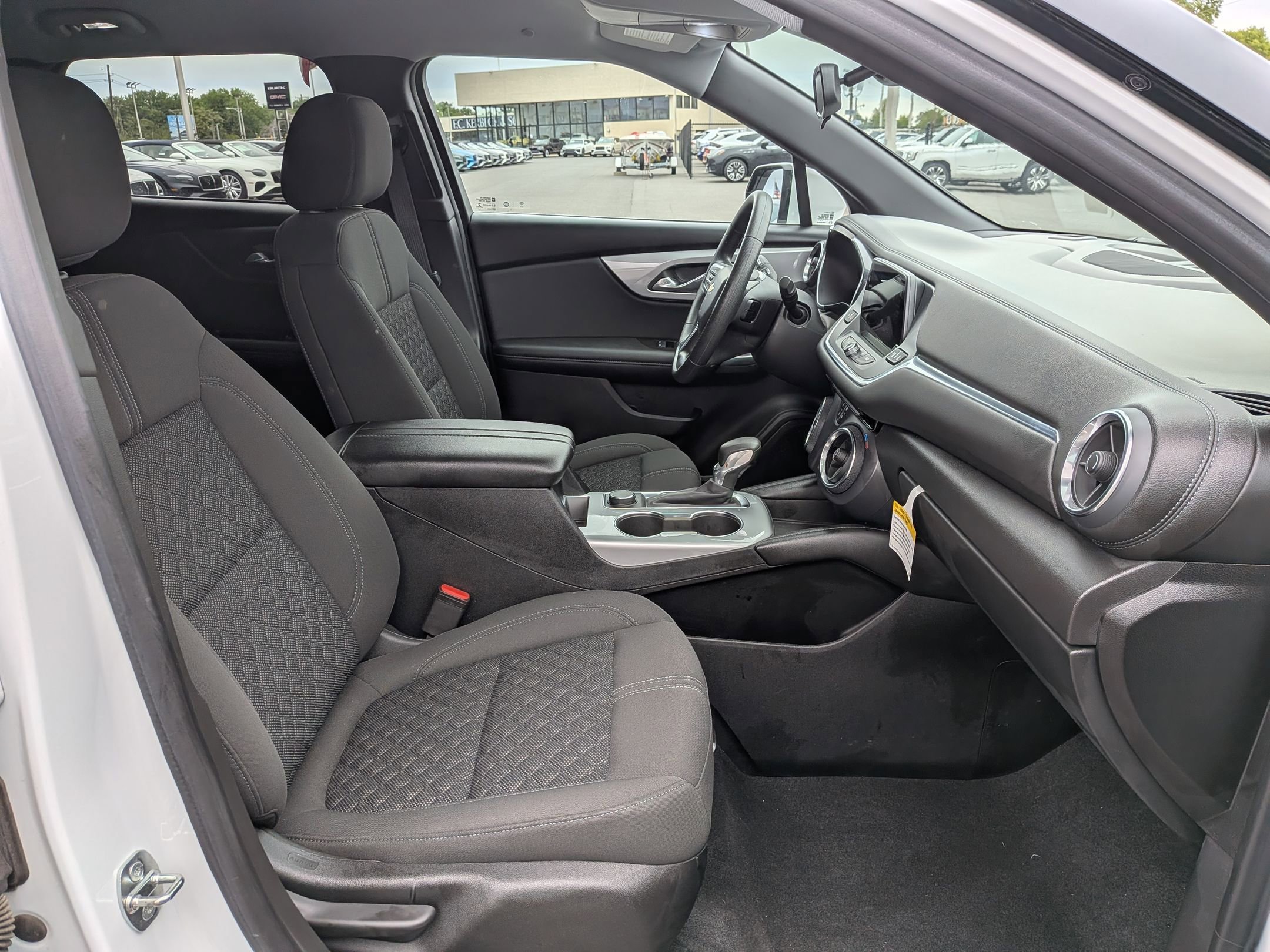 Used 2022 Chevrolet Blazer LT FWD image 27